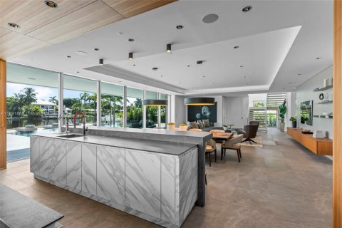 Casa en venta en Fort Lauderdale, Florida, 5 dormitorios, 772.48 m2 № 1946024 - foto 27