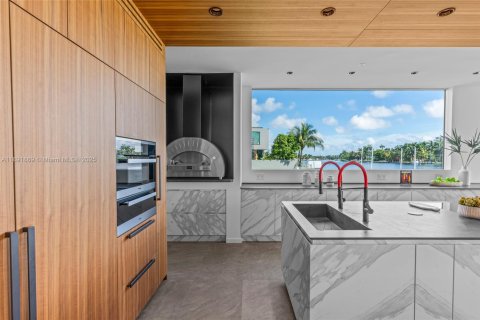 Casa en venta en Fort Lauderdale, Florida, 5 dormitorios, 772.48 m2 № 1946024 - foto 26