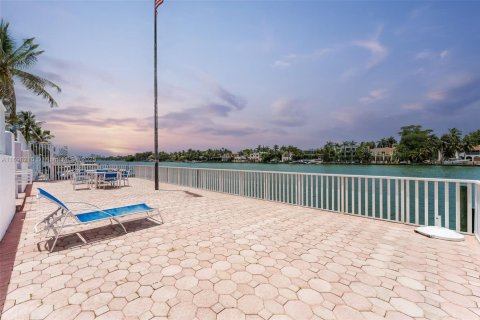 Купить кондоминиум в Майами-Бич, Флорида 2 спальни, 95.69м2, № 2018858 - фото 14