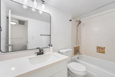 Купить кондоминиум в Майами-Бич, Флорида 2 спальни, 95.69м2, № 2018858 - фото 5