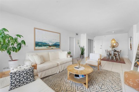 Купить кондоминиум в Майами-Бич, Флорида 2 спальни, 95.69м2, № 2018858 - фото 2