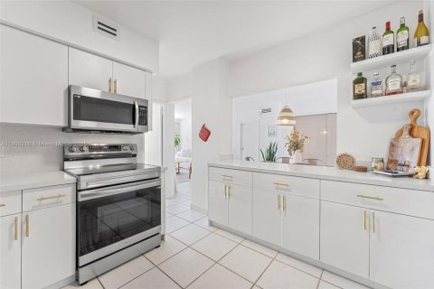 Купить кондоминиум в Майами-Бич, Флорида 2 спальни, 95.69м2, № 2018858 - фото 26