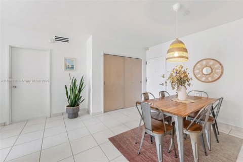 Купить кондоминиум в Майами-Бич, Флорида 2 спальни, 95.69м2, № 2018858 - фото 24