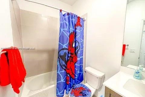 Снять в аренду таунхаус в Майами, Флорида 3 спальни, 157.38м2, № 1939237 - фото 24