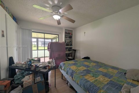 House in Port St. Lucie, Florida 3 bedrooms, 113.15 sq.m. № 2399736 - photo 19