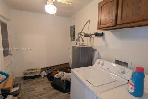 House in Port St. Lucie, Florida 3 bedrooms, 113.15 sq.m. № 2399736 - photo 30
