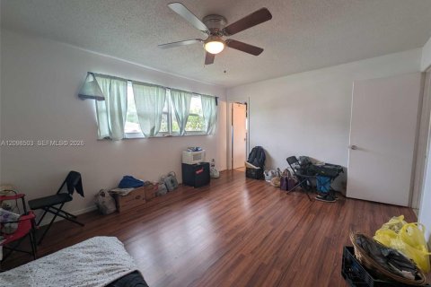 House in Port St. Lucie, Florida 3 bedrooms, 113.15 sq.m. № 2399736 - photo 12