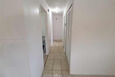House in Port St. Lucie, Florida 3 bedrooms, 113.15 sq.m. № 2399736 - photo 23