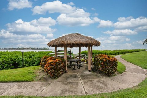 Condominio en venta en Saint Petersburg, Florida, 2 dormitorios, 82.68 m2 № 1900369 - foto 6