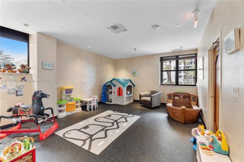 Condo in Miami Beach, Florida, 2 bedrooms  № 1702872 - photo 30