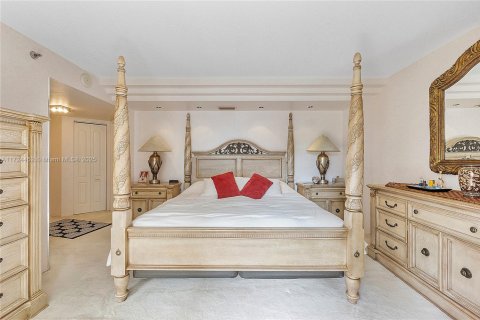 Condo in Miami Beach, Florida, 2 bedrooms  № 1702872 - photo 10