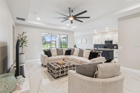 Villa ou maison à vendre à Davenport, Floride: 4 chambres, 235.23 m2 № 2258462 - photo 8
