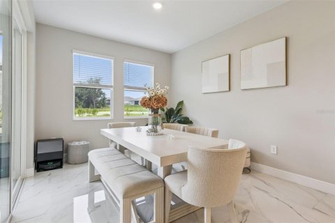 Villa ou maison à vendre à Davenport, Floride: 4 chambres, 235.23 m2 № 2258462 - photo 16