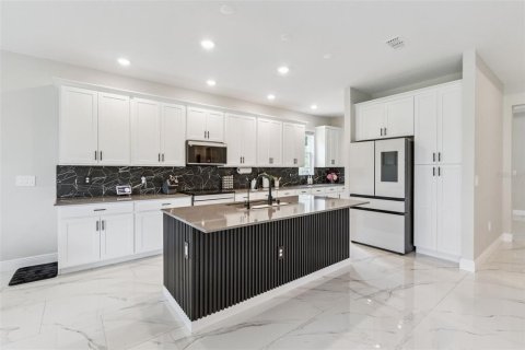 Villa ou maison à vendre à Davenport, Floride: 4 chambres, 235.23 m2 № 2258462 - photo 11