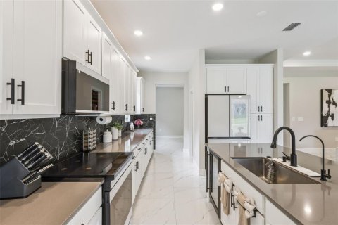 Villa ou maison à vendre à Davenport, Floride: 4 chambres, 235.23 m2 № 2258462 - photo 15