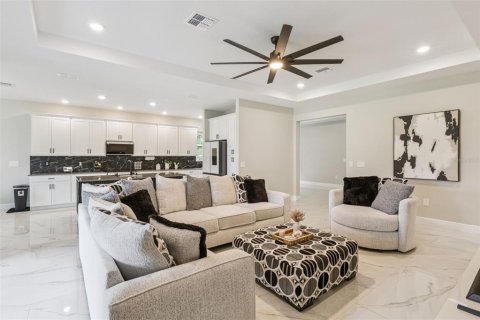 Villa ou maison à vendre à Davenport, Floride: 4 chambres, 235.23 m2 № 2258462 - photo 6