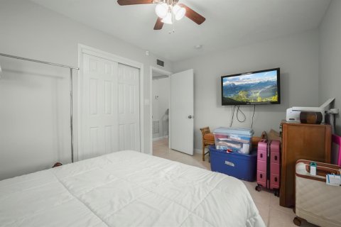 Villa ou maison à vendre à Palm Springs, Floride: 2 chambres, 66.89 m2 № 2249284 - photo 10