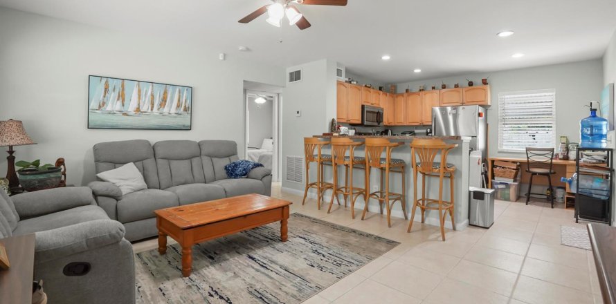 Villa ou maison à Palm Springs, Floride 2 chambres, 66.89 m2 № 2249284