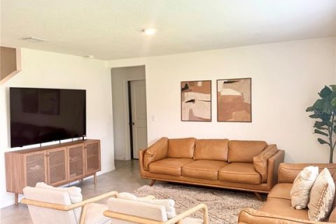 House in Wildwood, Florida 5 bedrooms, 242.01 sq.m. № 2388142 - photo 6