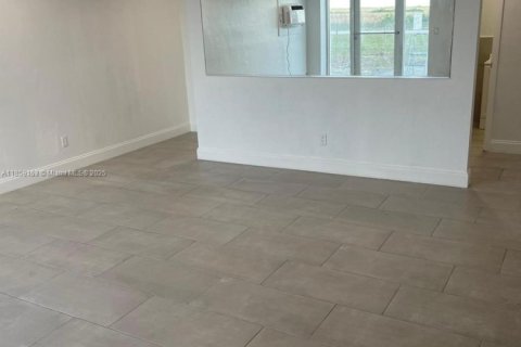 Commercial property in Moore Haven, Florida № 1979228 - photo 14