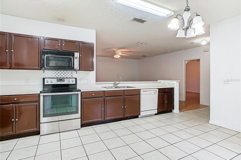 Villa ou maison à vendre à Kissimmee, Floride: 3 chambres, 123.1 m2 № 1400801 - photo 10