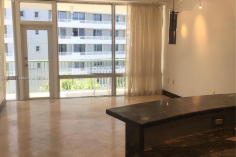 Copropriété à louer à Miami, Floride: 1 chambre, 73.11 m2 № 1974782 - photo 7