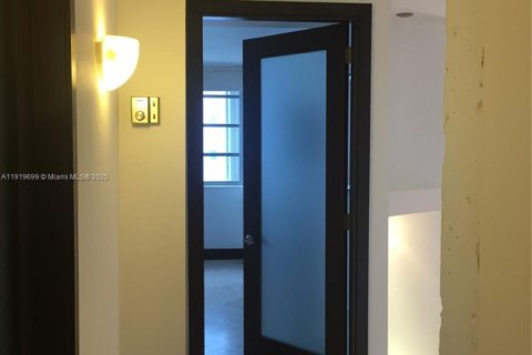 Copropriété à louer à Miami, Floride: 1 chambre, 73.11 m2 № 1974782 - photo 13