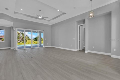 House in Rotonda, Florida 3 bedrooms, 208.47 sq.m. № 1716780 - photo 13