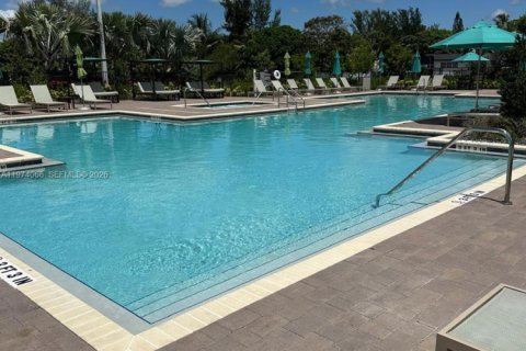 House in Miami, Florida 3 bedrooms, 149.76 sq.m. № 2040293 - photo 18