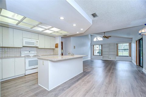 House in Tampa, Florida 4 bedrooms, 261.52 sq.m. № 1838775 - photo 9