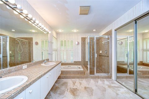 House in Tampa, Florida 4 bedrooms, 261.52 sq.m. № 1838775 - photo 20