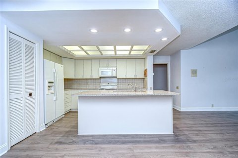 House in Tampa, Florida 4 bedrooms, 261.52 sq.m. № 1838775 - photo 13