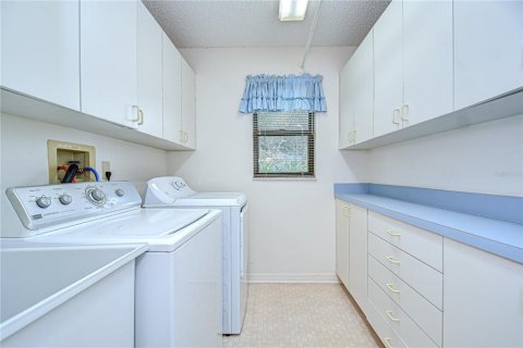 House in Tampa, Florida 4 bedrooms, 261.52 sq.m. № 1838775 - photo 26