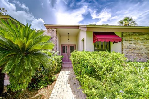 House in Tampa, Florida 4 bedrooms, 261.52 sq.m. № 1838775 - photo 3