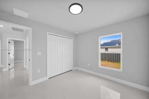 Villa ou maison à louer à Lehigh Acres, Floride: 3 chambres № 2002141 - photo 21