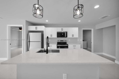 Villa ou maison à louer à Lehigh Acres, Floride: 3 chambres № 2002141 - photo 16