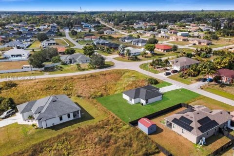 Villa ou maison à louer à Lehigh Acres, Floride: 3 chambres № 2002141 - photo 9
