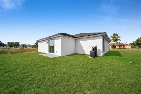 Villa ou maison à louer à Lehigh Acres, Floride: 3 chambres № 2002141 - photo 8