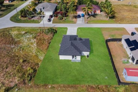 Villa ou maison à louer à Lehigh Acres, Floride: 3 chambres № 2002141 - photo 5
