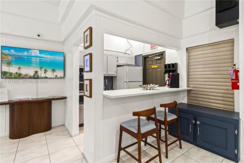 Купить кондоминиум в Маргит, Флорида 2 спальни, 80.82м2, № 1985735 - фото 9