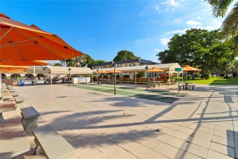 Купить кондоминиум в Маргит, Флорида 2 спальни, 80.82м2, № 1985735 - фото 4