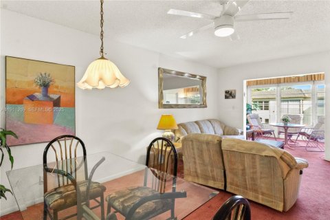 Купить кондоминиум в Маргит, Флорида 2 спальни, 80.82м2, № 1985735 - фото 21