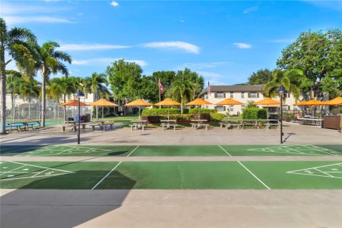 Купить кондоминиум в Маргит, Флорида 2 спальни, 80.82м2, № 1985735 - фото 2