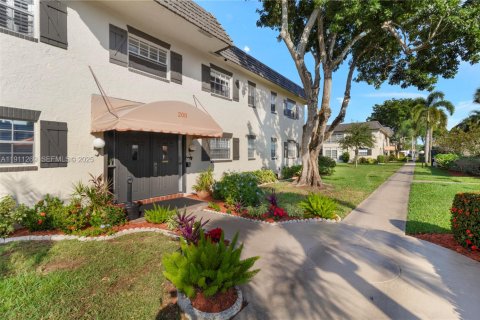 Купить кондоминиум в Маргит, Флорида 2 спальни, 80.82м2, № 1985735 - фото 19