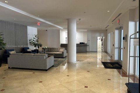 Купить коммерческую недвижимость в Майами, Флорида № 1972132 - фото 12