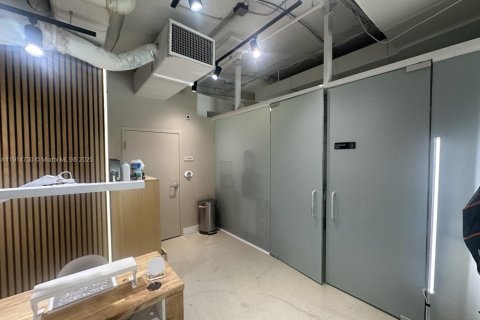 Купить коммерческую недвижимость в Майами, Флорида № 1972132 - фото 7