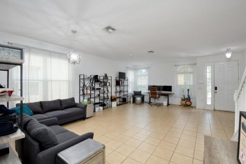 House in Davenport, Florida 6 bedrooms, 332.5 sq.m. № 1369610 - photo 7