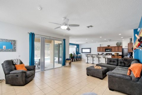 House in Davenport, Florida 6 bedrooms, 332.5 sq.m. № 1369610 - photo 14