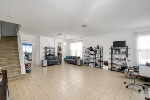 House in Davenport, Florida 6 bedrooms, 332.5 sq.m. № 1369610 - photo 5
