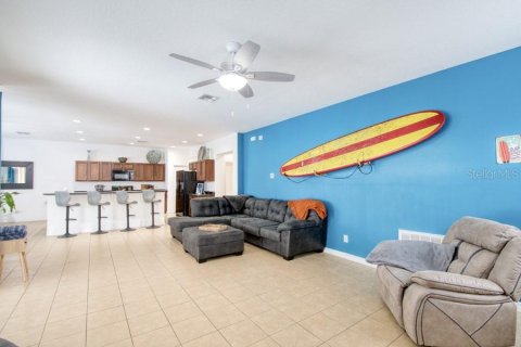 House in Davenport, Florida 6 bedrooms, 332.5 sq.m. № 1369610 - photo 16
